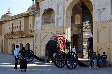 04 Fort_Amber_and Elephants,_Jaipur_DSC5056_b_H600
